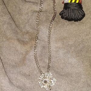 Elegant Silver Flower Pendant Necklace